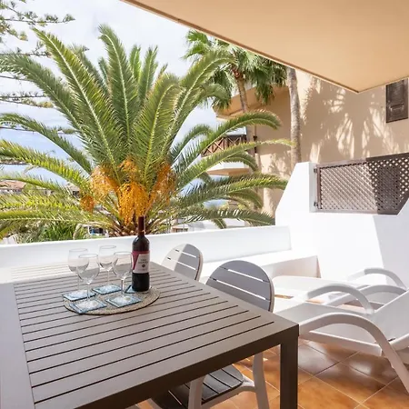 Oceanfront Tenerife South Abatros 254 דירה *