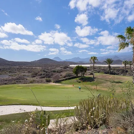 Oceanfront Tenerife South Abatros 254 דירה *